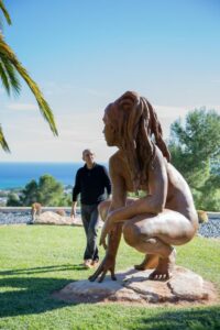 Coderch&Malavia - WalkingIn Beauty - Bronze - 216x175x136cm