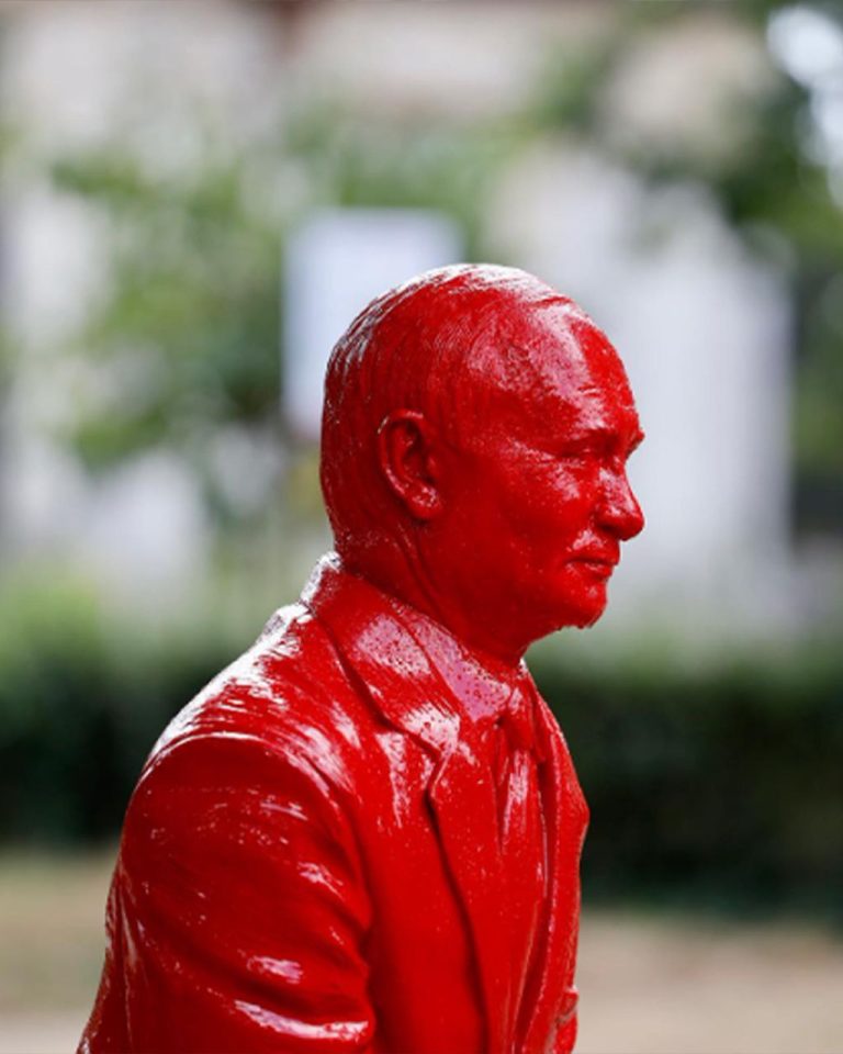 COLOMINA James Vladimir Résine 127 X 98 X 86 Cm (2)