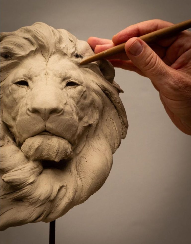 Ernest Massuet “The King”, Bronze 36 X 21 X 26 Cm (6)