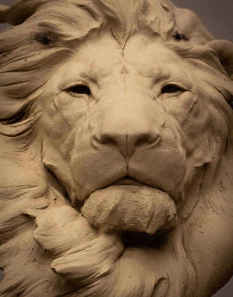 Ernest Massuet “The King”, Bronze 36 X 21 X 26 Cm (8)